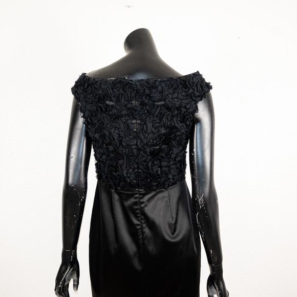 ST. JOHN Women's Rosette Cocktail Dress in black size 4 - Picture 11 of 11